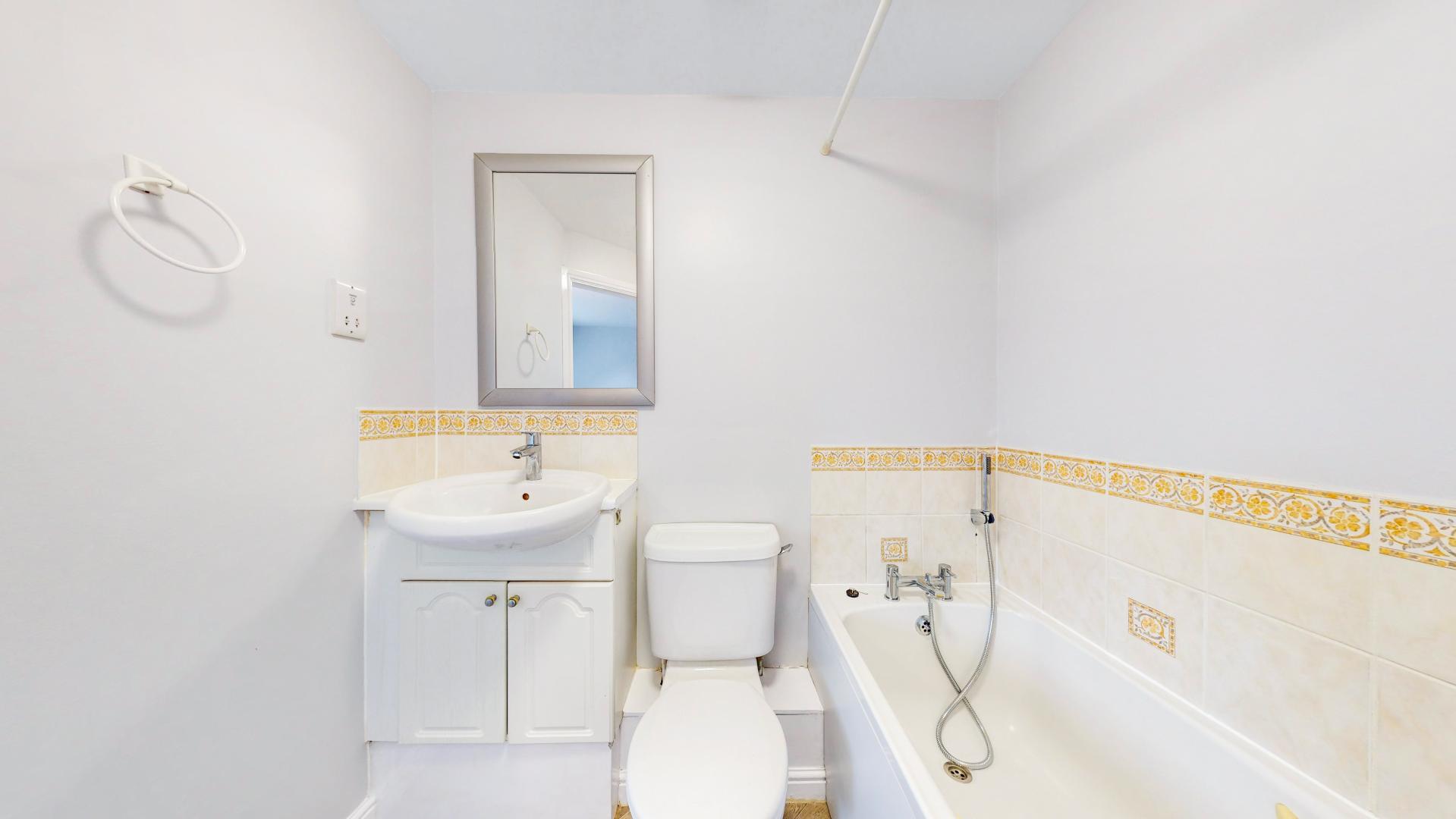 Modern Studio Brondesbury Road, Queens Park